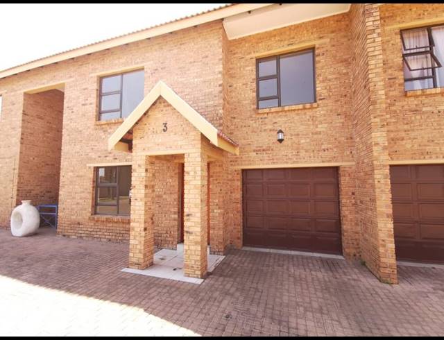 3 BEDROOM PROPERTY TO RENT IN ROTHDENE